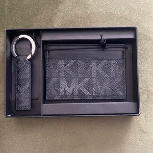 NWOT MK card wallet and key holder..💖